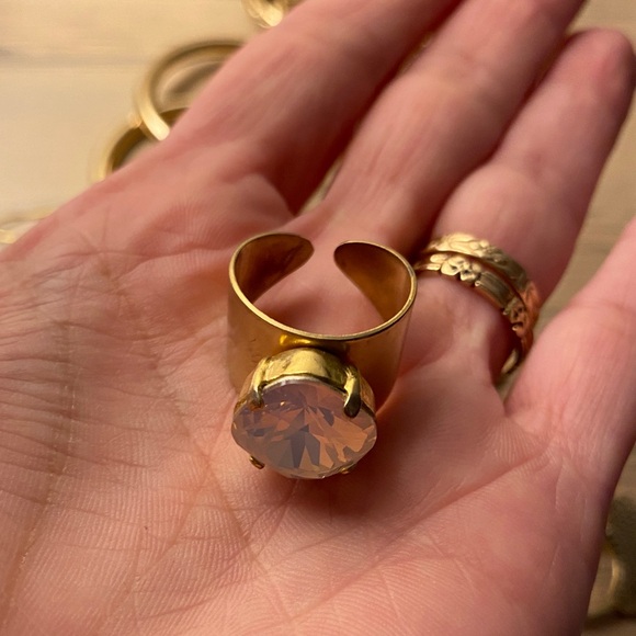 Imitation Moonstone Fully Adjustable Costume Ring - Picture 4 of 4